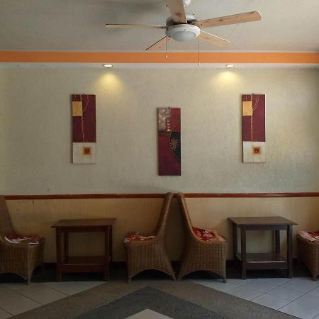 Mactan Airport Hilltop Hotel 麦克坦 外观 照片